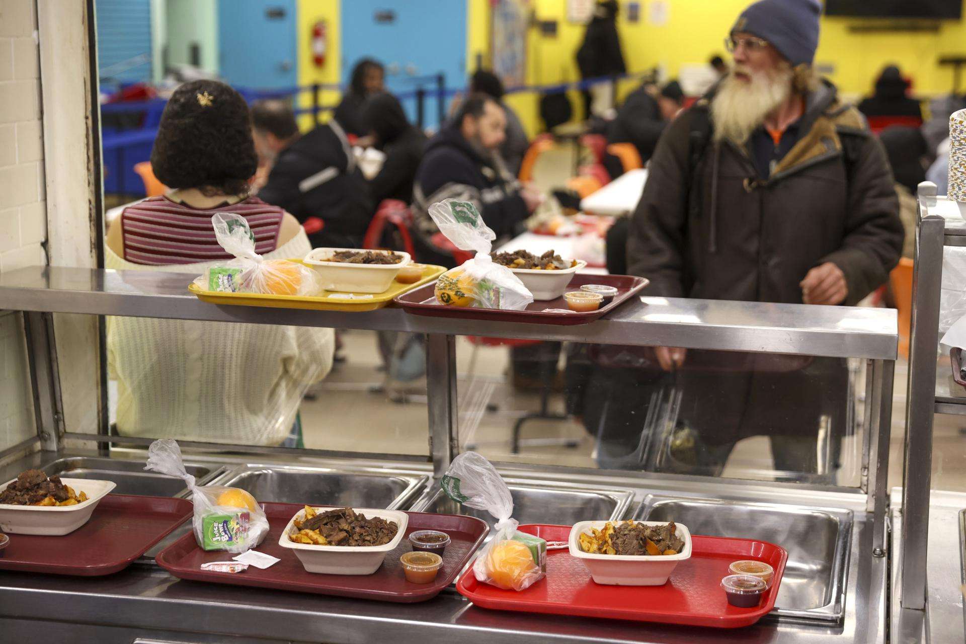 Estados demandan a Trump por exigir datos de beneficiarios de los cupones para alimentos