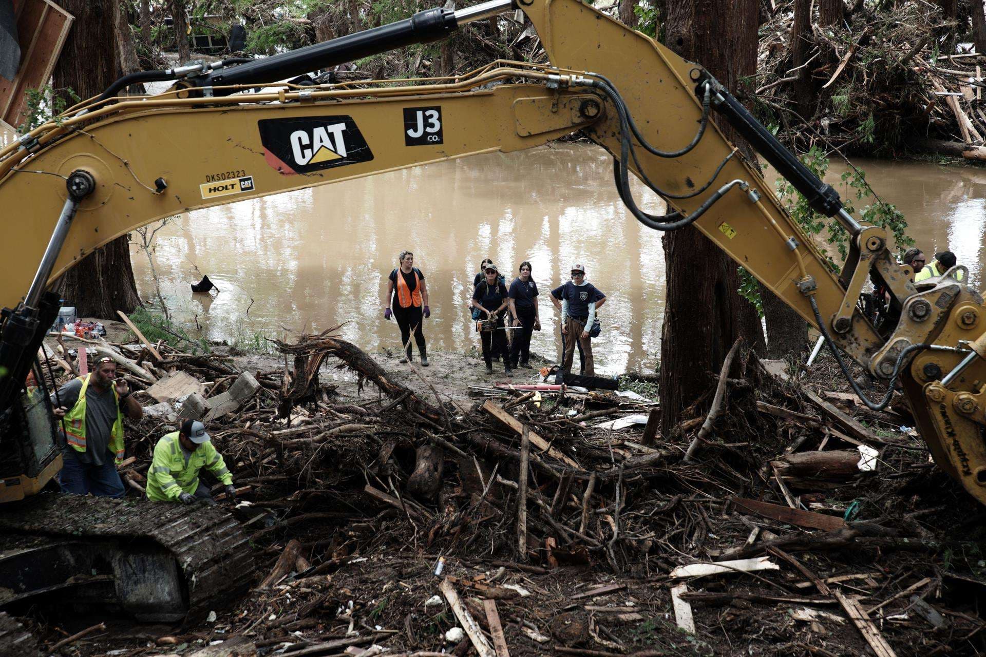 La cifra de muertos por las inundaciones en Texas supera los 100