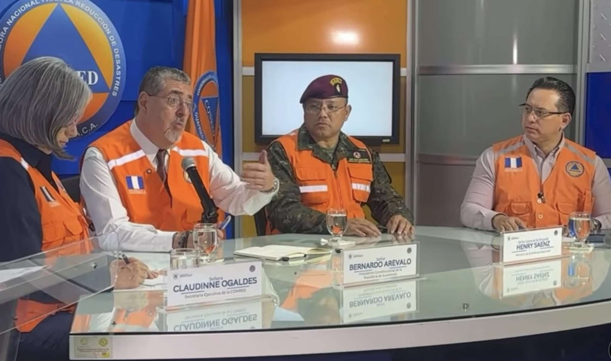 ¿Qué medidas ha tomado el gobierno ante los recientes sismos que han sacudido la región central de Guatemala?