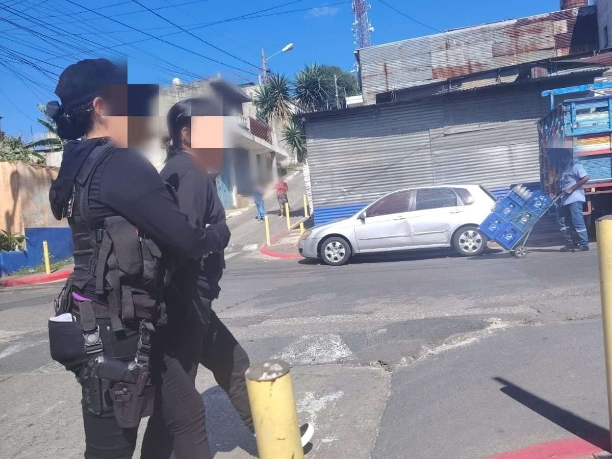 Capturan a exempleada bancaria por desfalco a entidad del sistema financiero