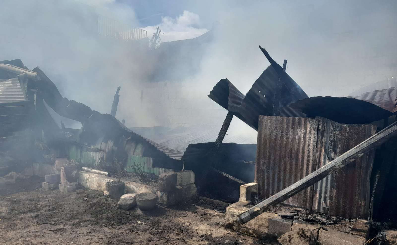 Incendio estructural afecta vivienda en Quetzaltenango
