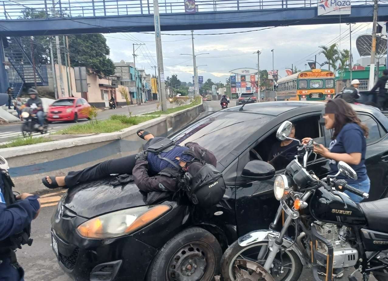 Herida motorista en colisión sobre calzada Concepción; tránsito afectado