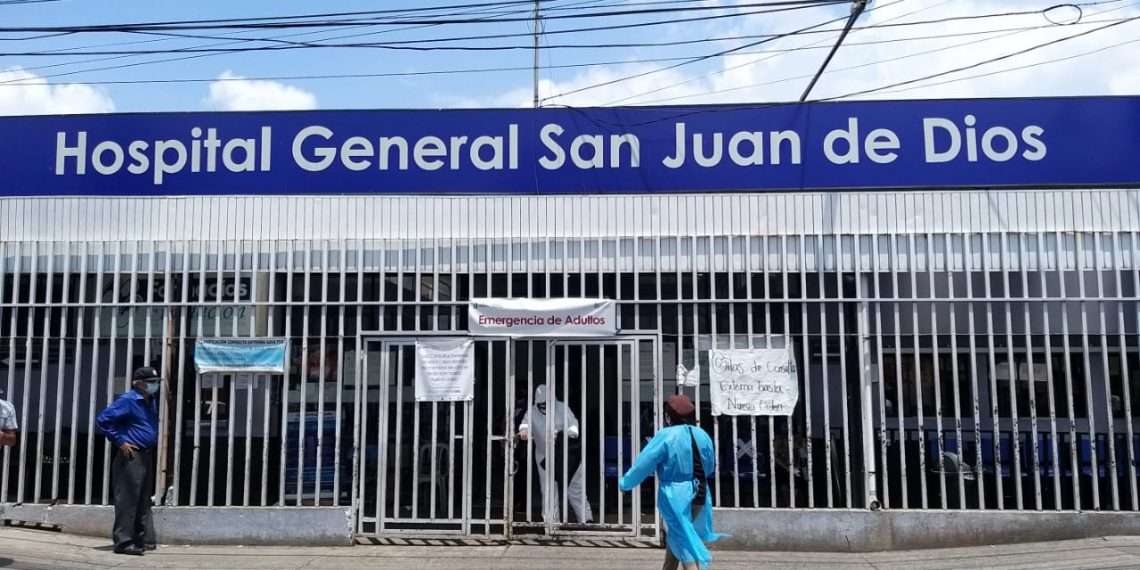 Hospital San Juan de Dios, en el centro de una denuncia: Salud abre investigación por agresión sexual