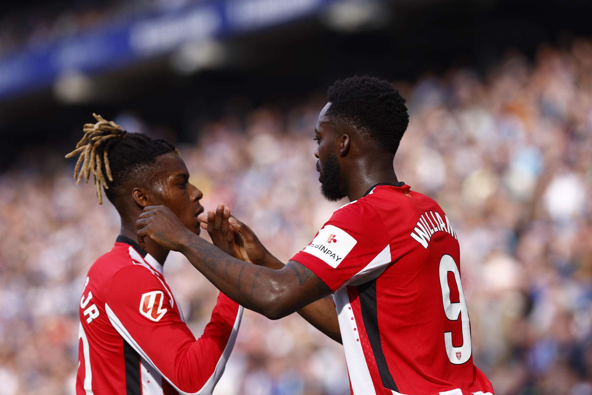 Iñaki Williams celebra la renovación de Nico: "Se queda"