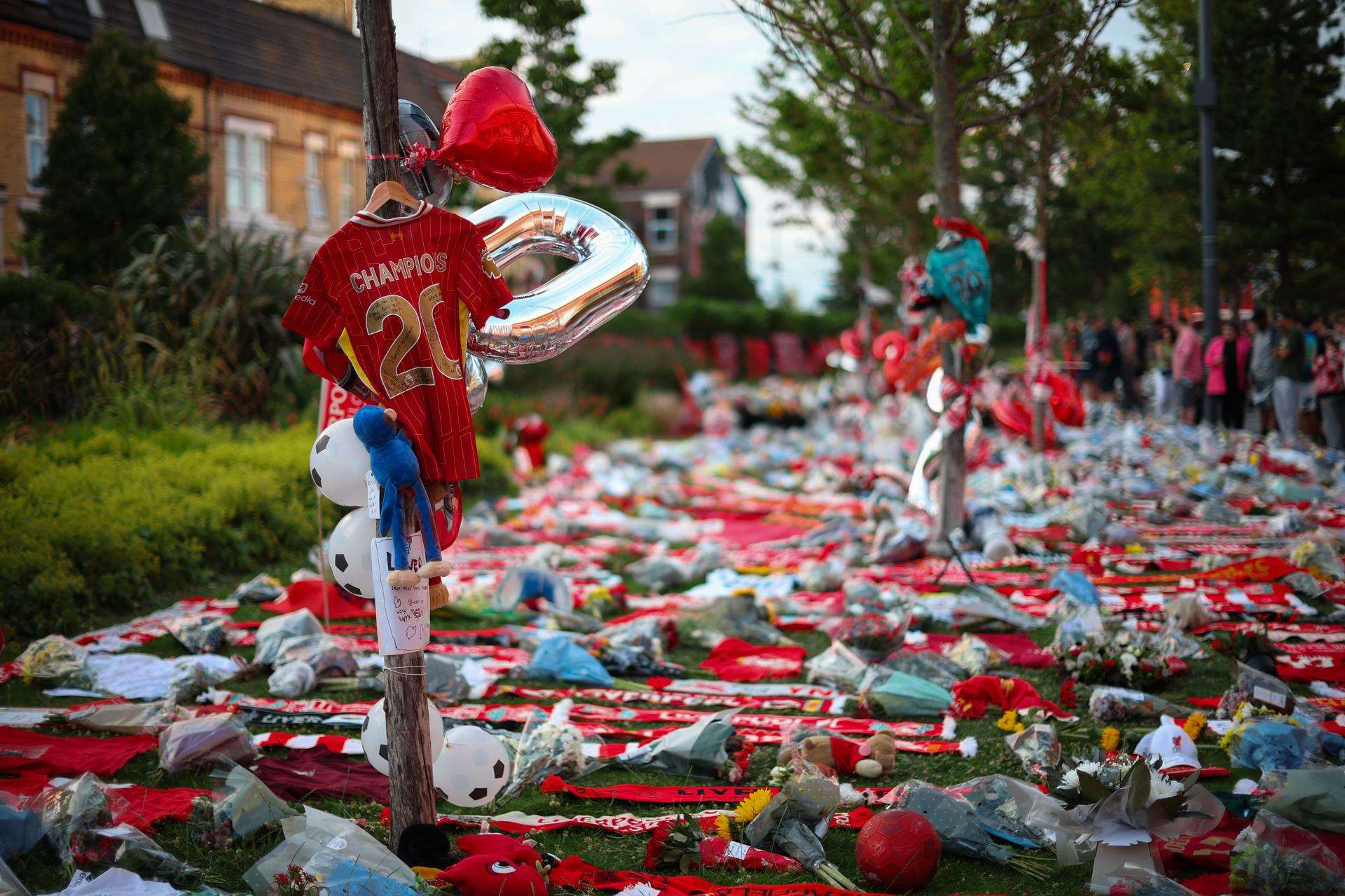 El Liverpool aplaza los primeros exámenes de pretemporada por la muerte de Diogo Jota