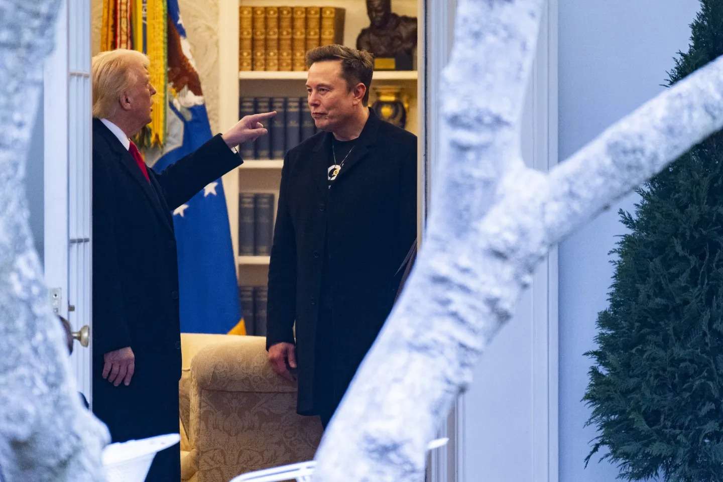 ¿Donald Trump deportaría a Elon Musk? Esto pasa entre el mandatario y el magnate