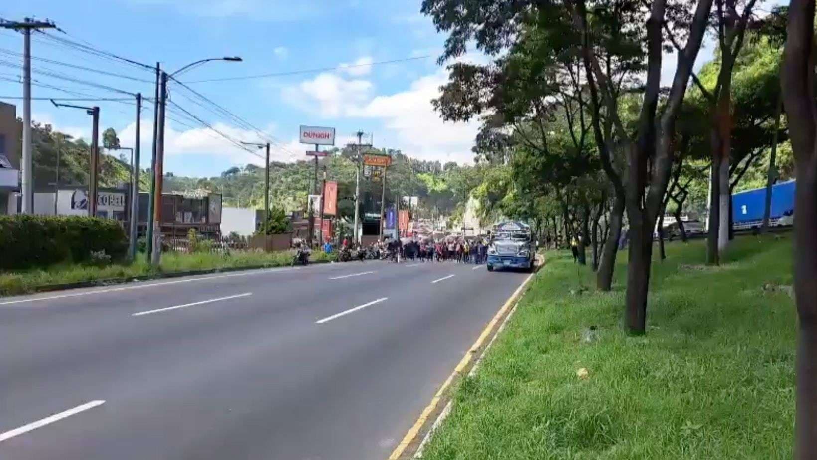 Congestión persiste en ruta al Pacífico pese a liberación parcial de carril