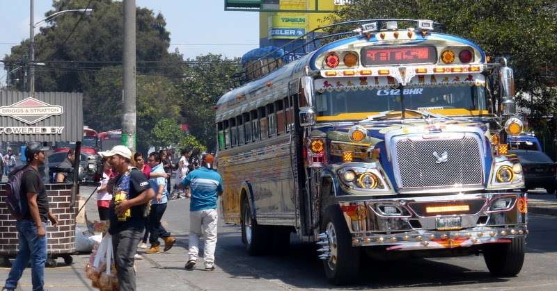 La polémica extensión de vida útil: Buses de más de 25 años seguirán en las carreteras guatemaltecas