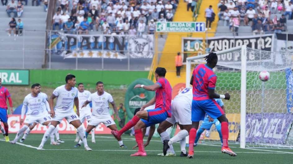Municipal vs Comunicaciones.