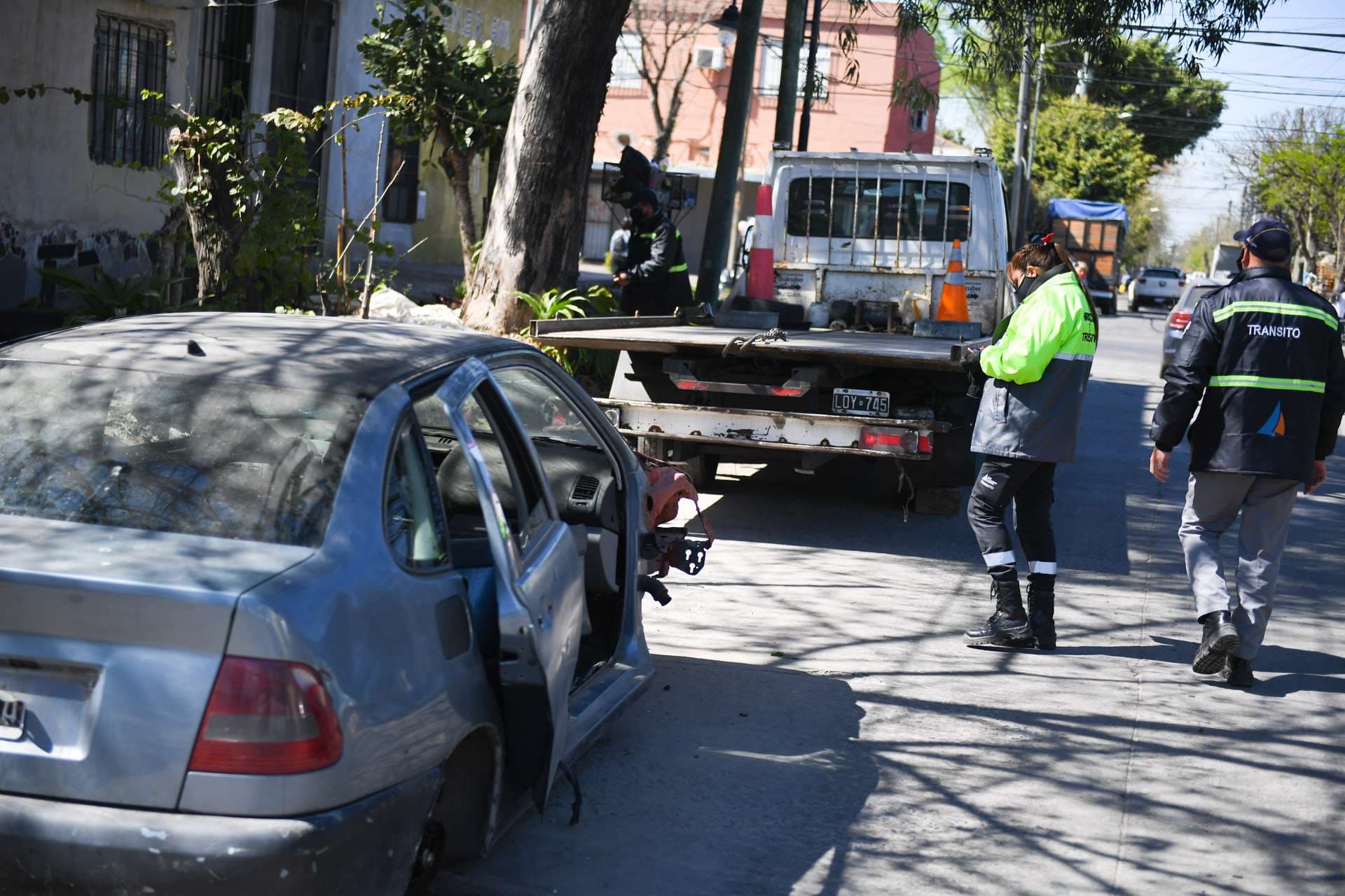 La revolución silenciosa en las calles: Operativo masivo retira vehículos abandonados en la capital