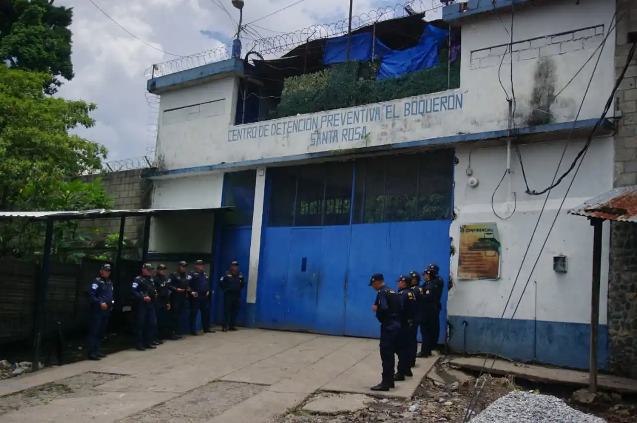 ¿Qué pasa en los penales de Guatemala? Reos de la MS toman rehenes en dos cárceles