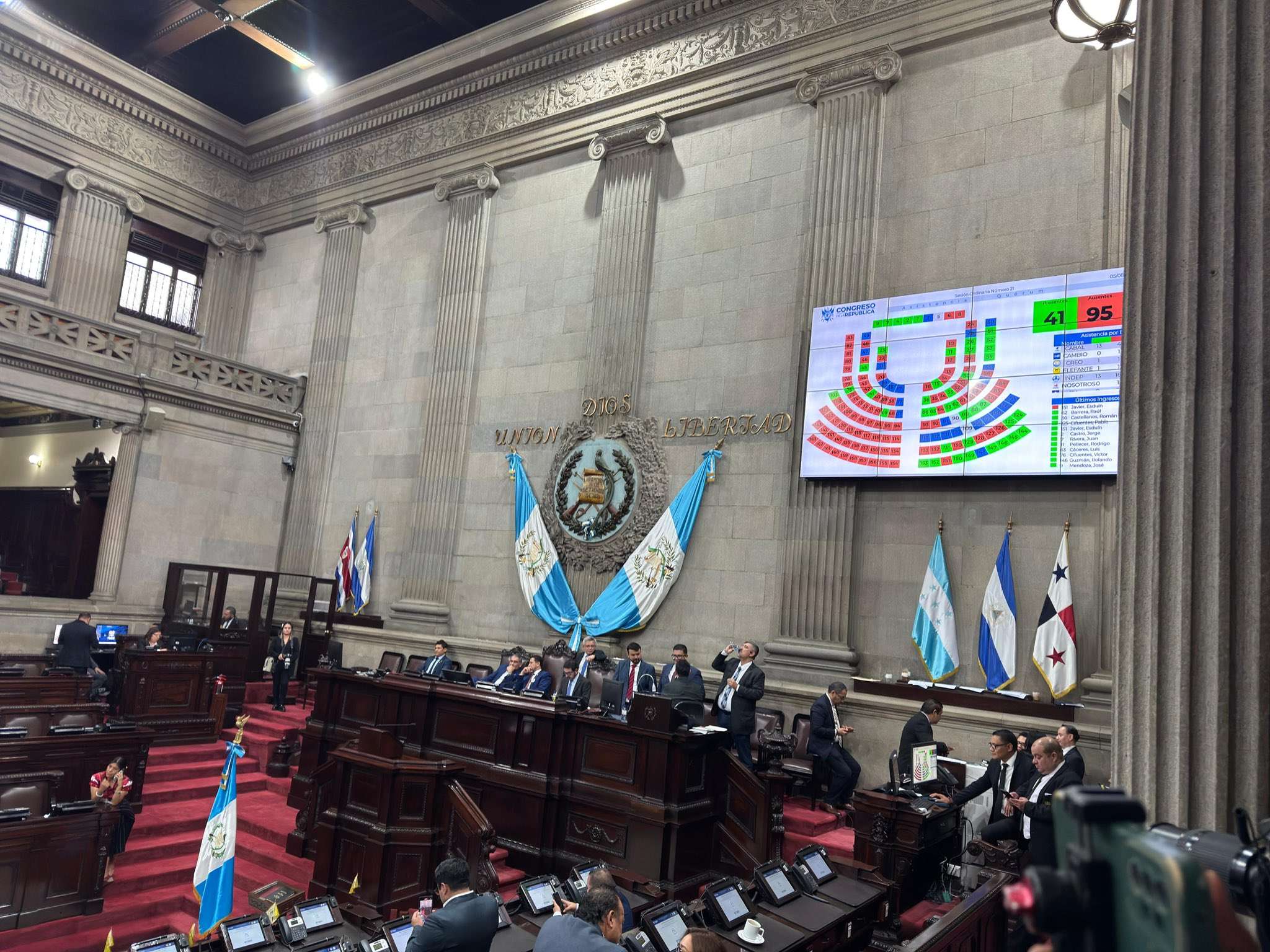 Entre leyes urgentes y corrupción silenciosa, Samuel Pérez denuncia bloqueos y agendas ocultas en el Congreso