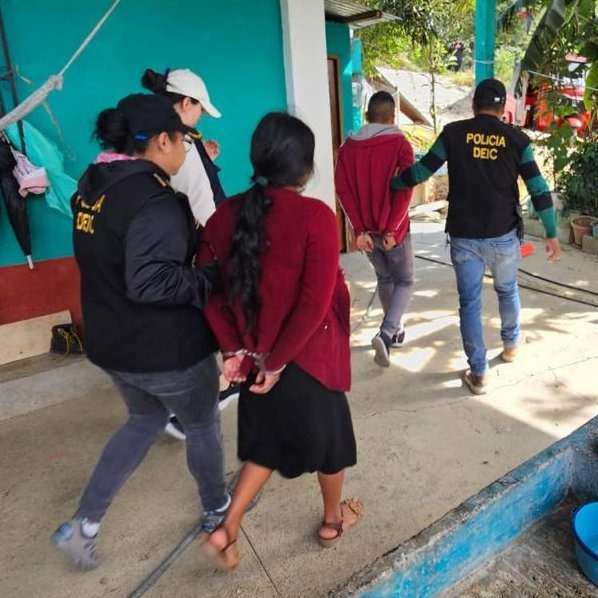 ¿Encubrimiento o lavado de dinero? Incautan armas y dinero en operativo en Huehuetenango