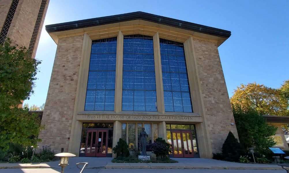 Tiroteo en iglesia de Minneapolis deja múltiples víctimas; atacante neutralizado