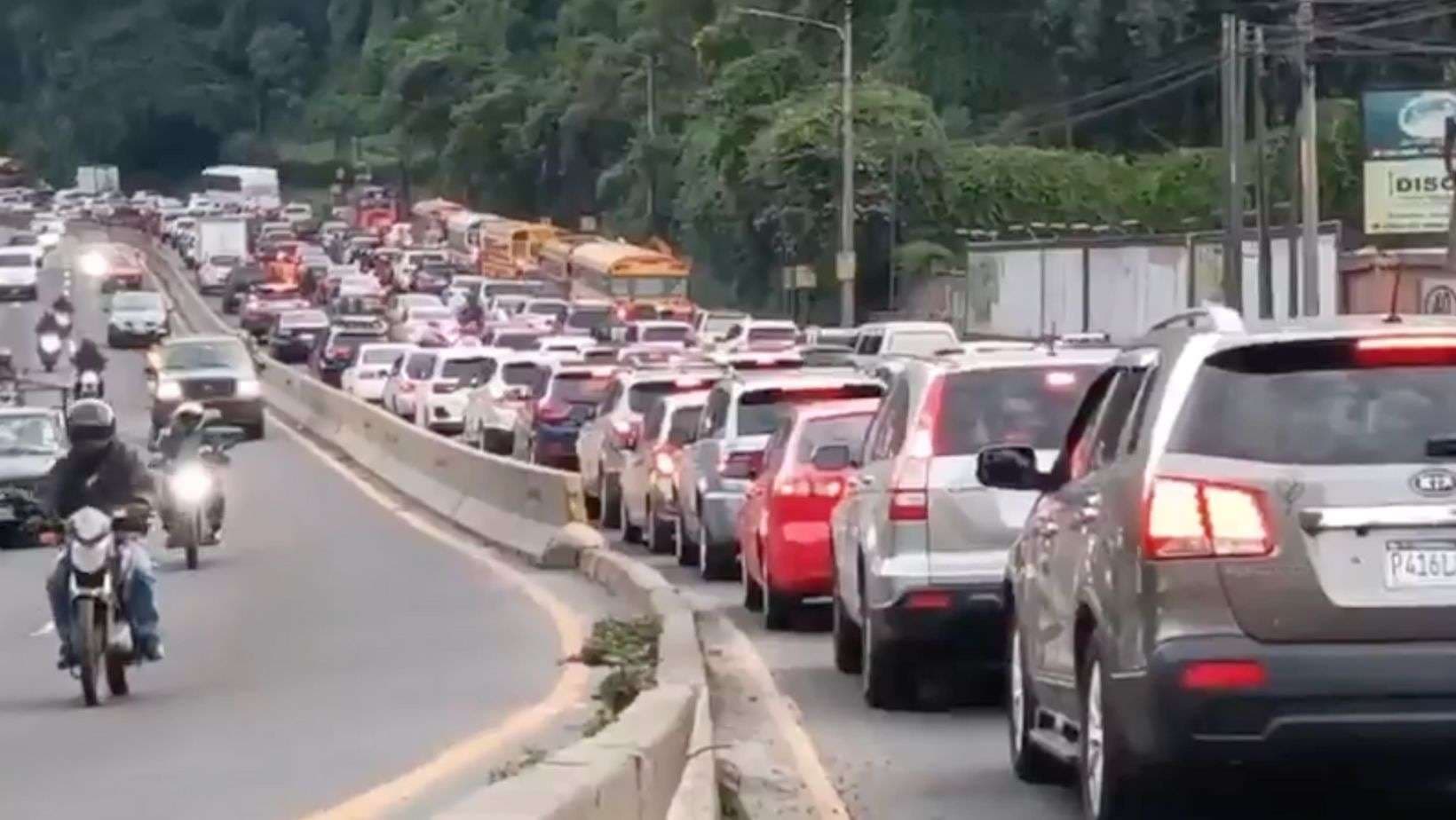 ¿Ya pasaste por la Villalobos? Así está el tránsito rumbo a la Aguilar Batres