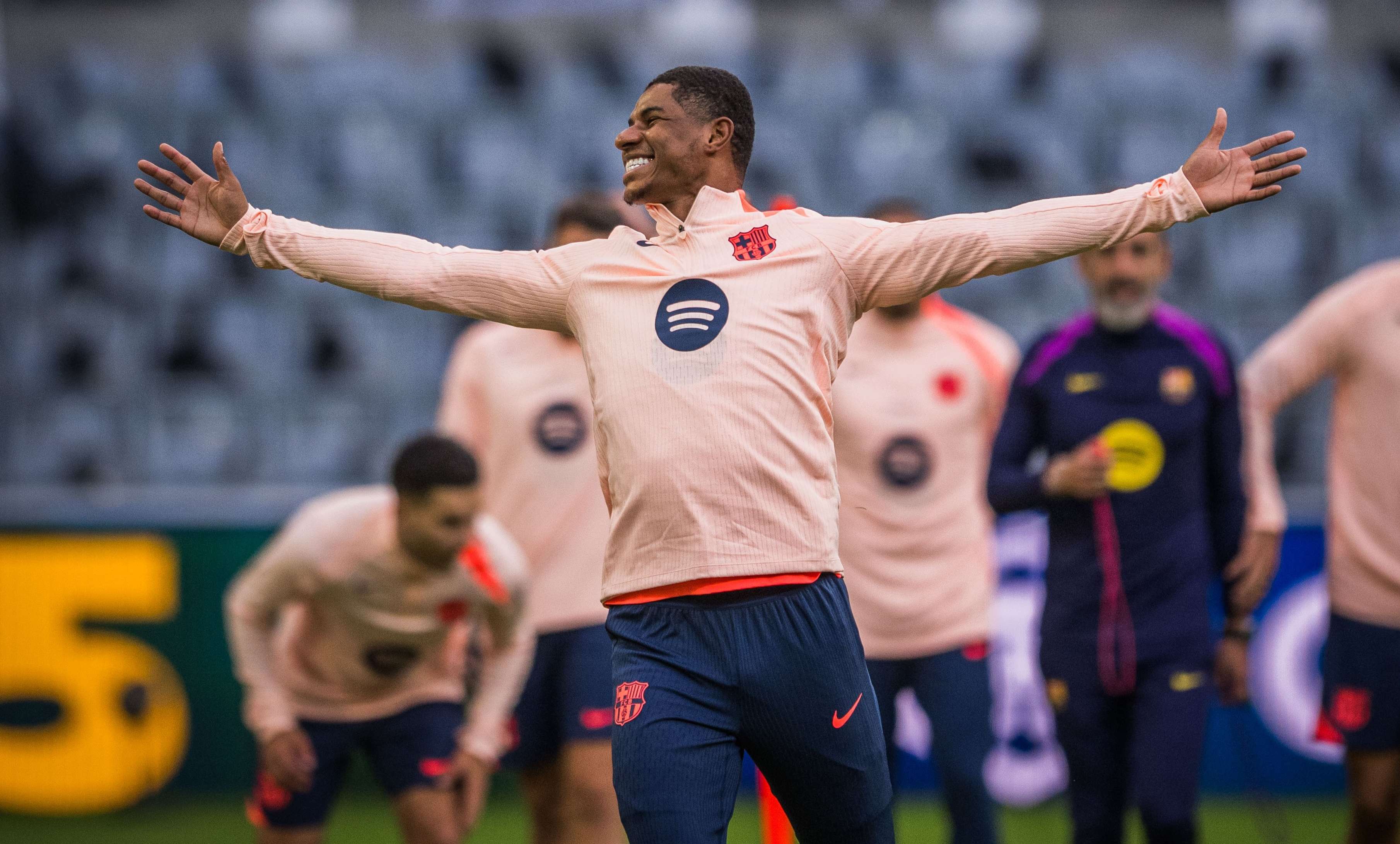 Barcelona lanza un once potente ante Newcastle en su debut en Champions