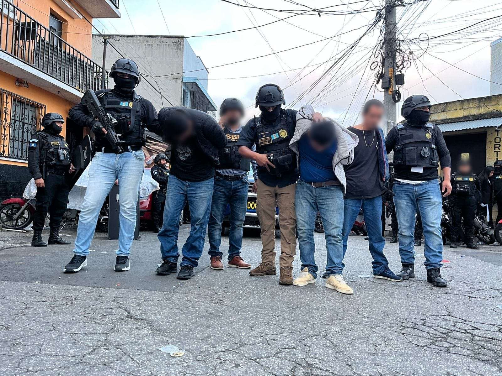 ¿Qué fue lo que se encontró en las guaridas del barrio El Gallito?