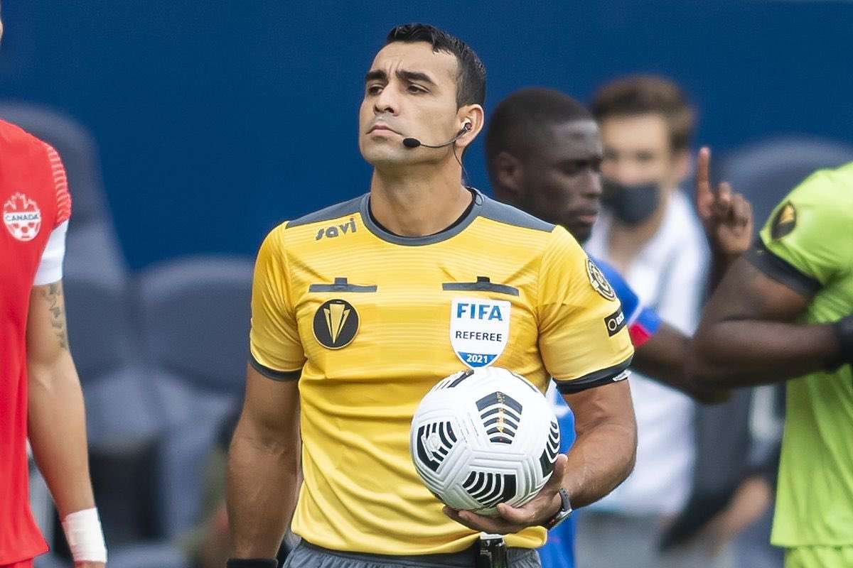 ¿Quién pitará el partido? Conoce al árbitro que dirigirá Guatemala vs El Salvador