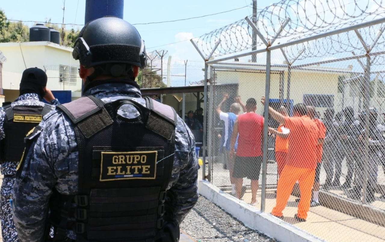 Capturan a director y 10 guardias de cárcel Renovación I: esto informa Presidios