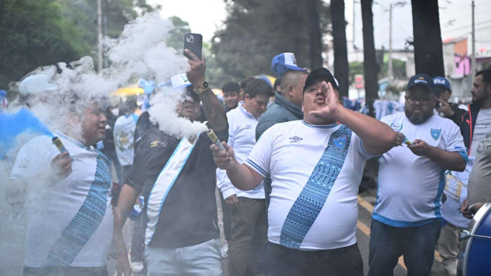 ¡Pónetela con orgullo! La camisola que enciende la pasión chapina