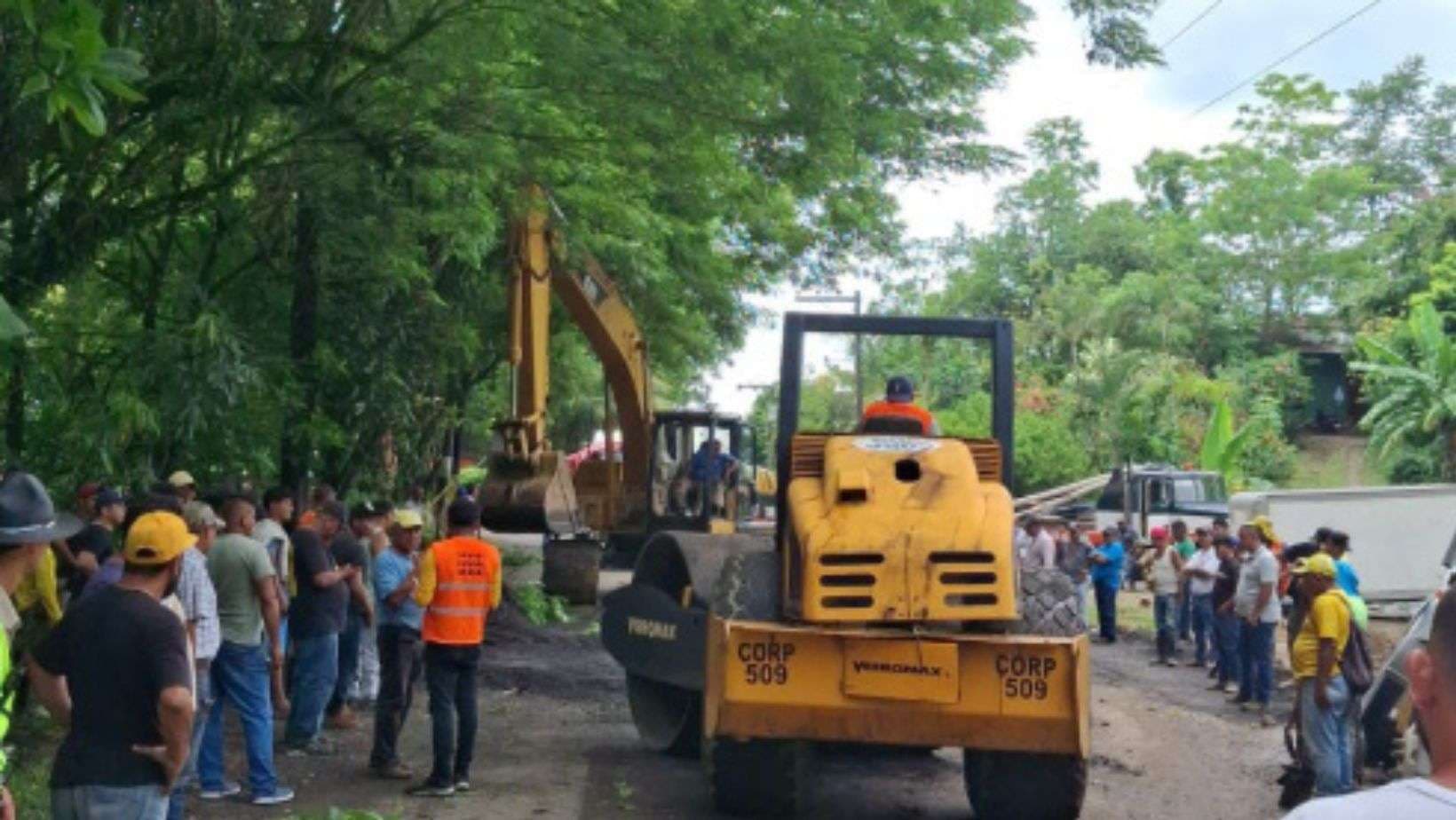 Colapso de tubería afecta ruta entre Izabal y Petén; COVIAL inicia reparaciones