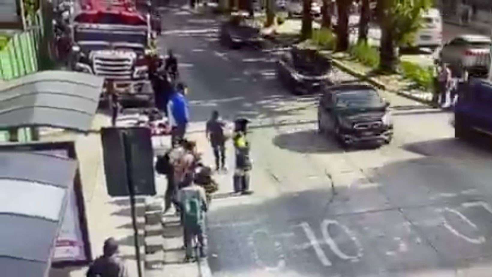 Graduación policial provoca tránsito lento en inmediaciones del Cementos Progreso