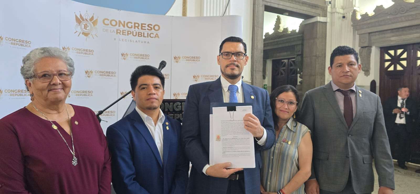 ¿Crisis de poder? Semilla denuncia ante la CC irregularidades en aprobación del Decreto 7-2025