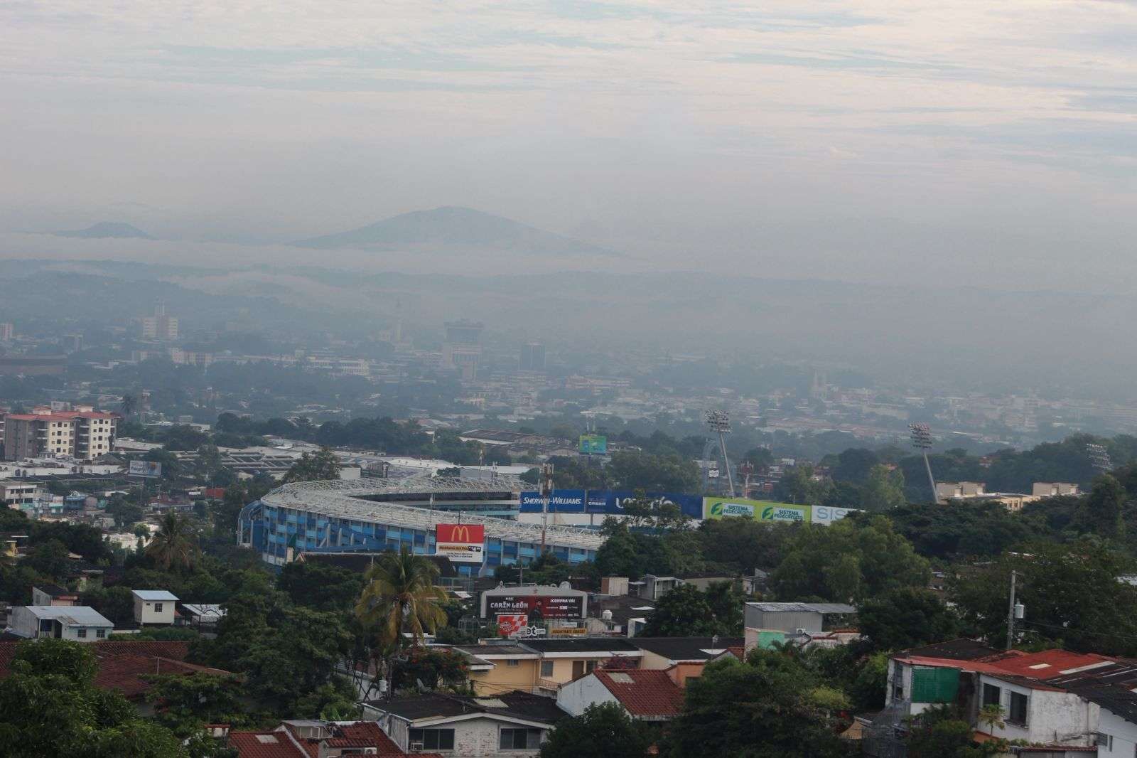 ¿Lluvia en el Cuscatlán? Así estará el clima para el duelo entre El Salvador y Guatemala