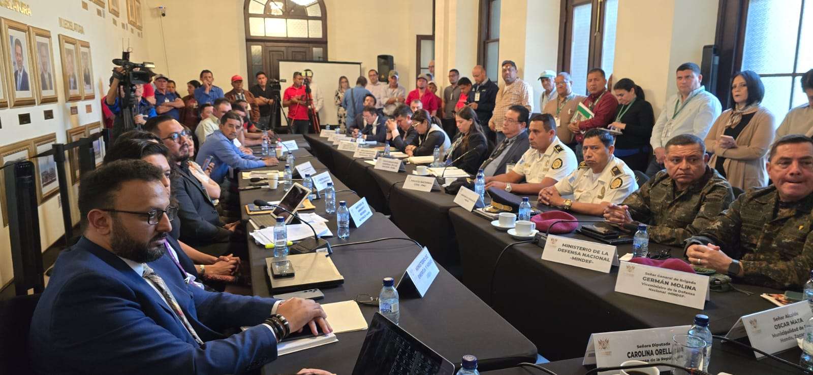 Autoridades y líderes comunitarios buscan salidas legales al conflicto por la hidroeléctrica Pasabién