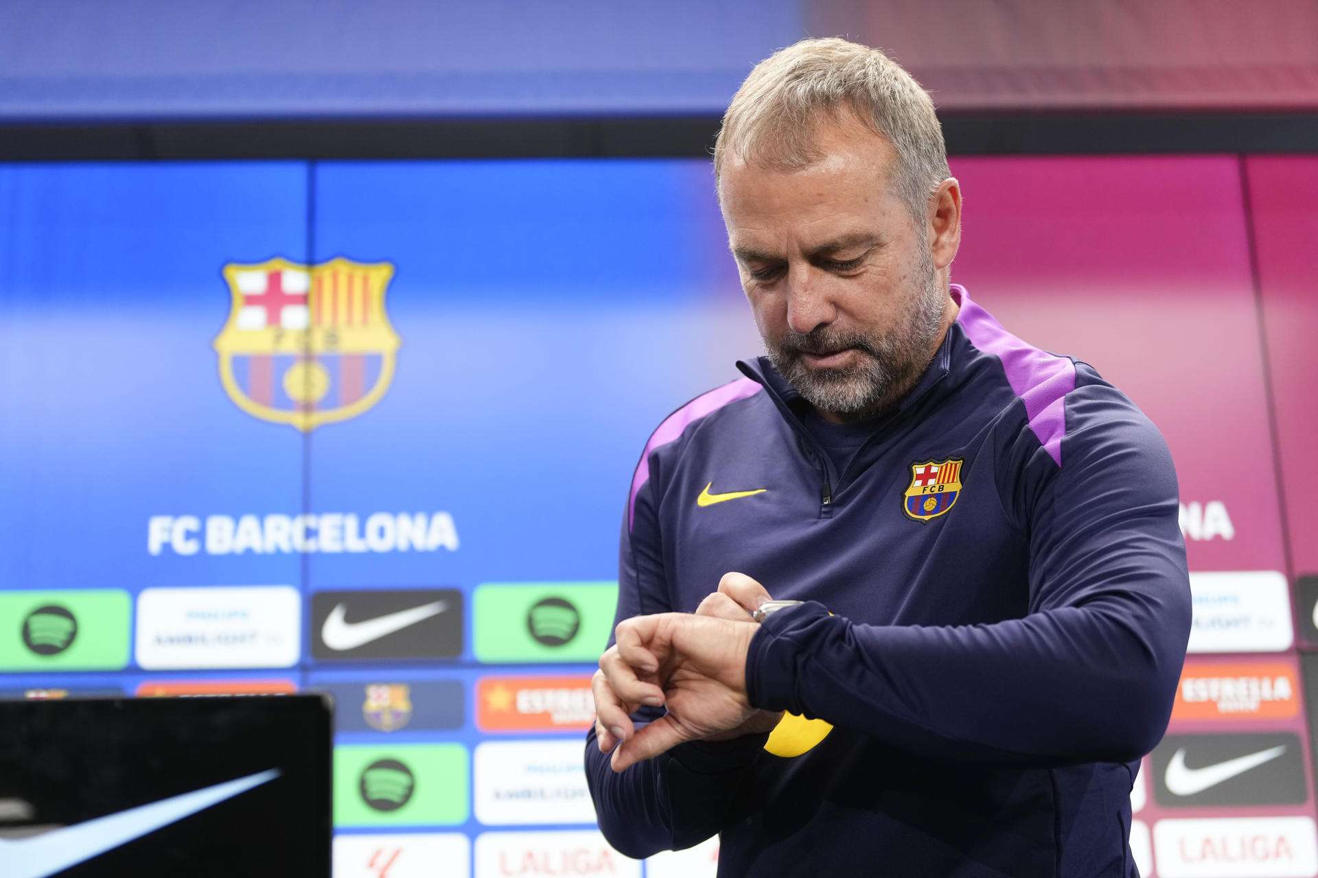 Flick califica de "basura" información Deco le presionase para alinear a Lamine ante PSG