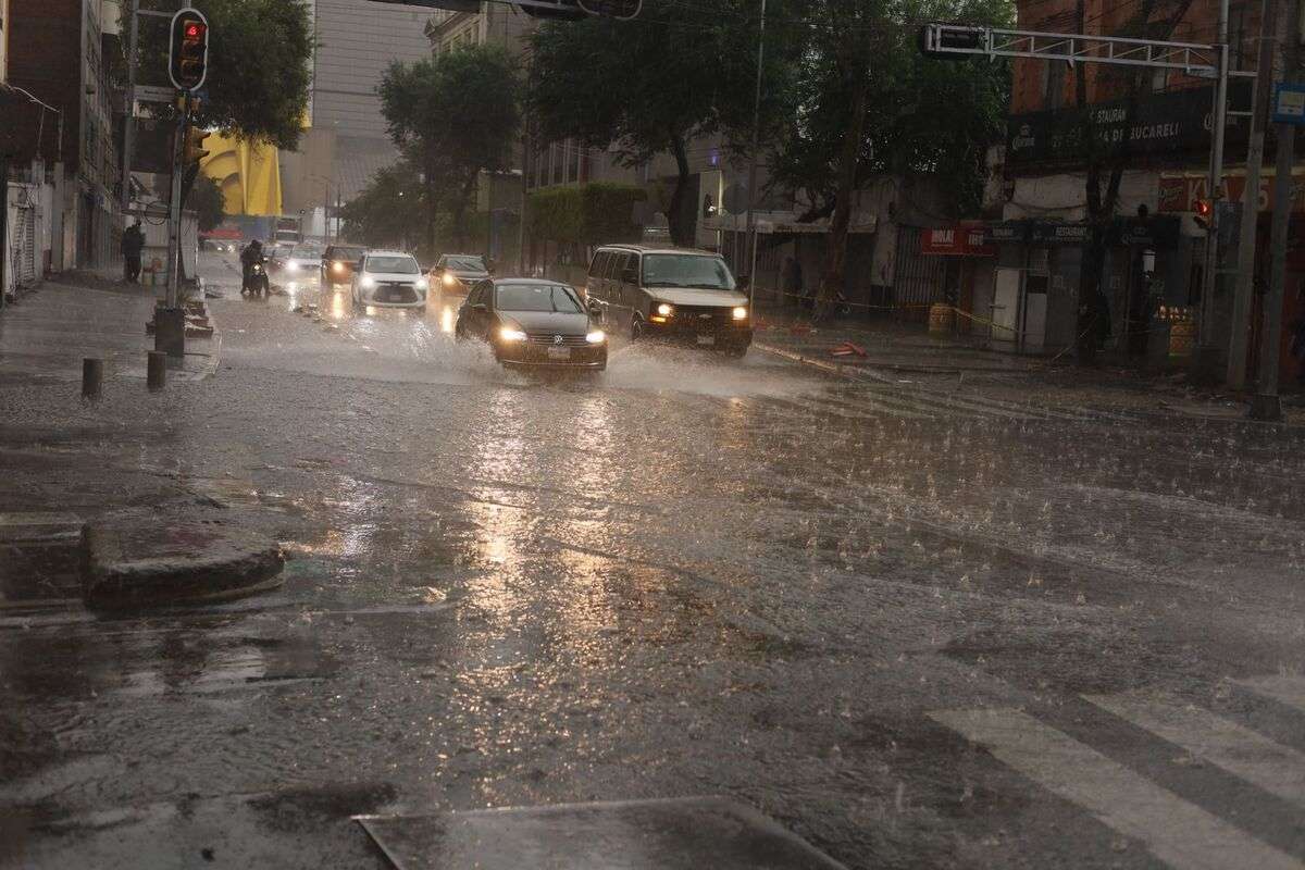 ¡Prepárate! Lluvia afectará varias regiones de Guatemala esta noche