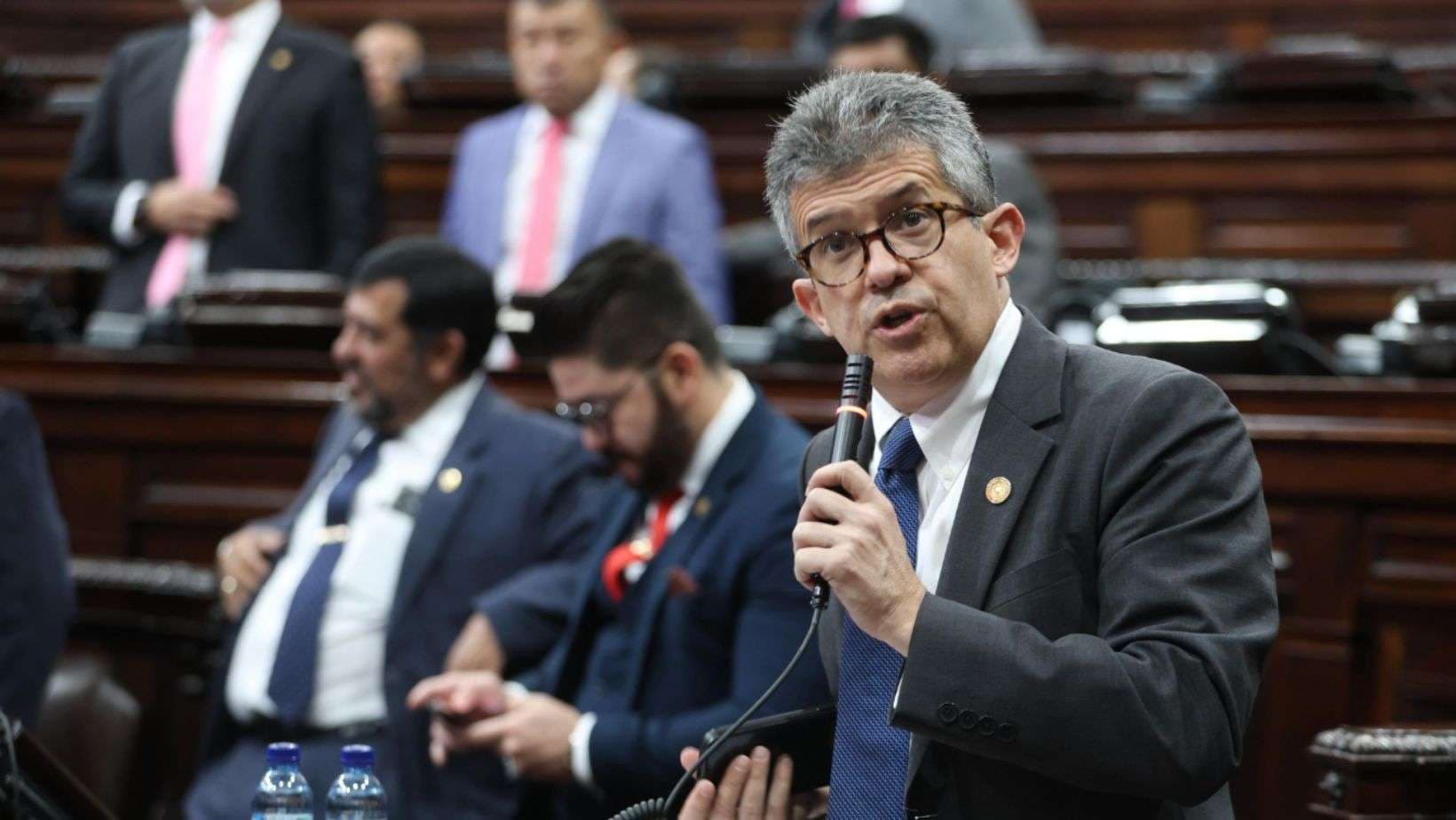 Proceso de siete meses contra el ministro de Salud continúa pese al desistimiento del interpelante