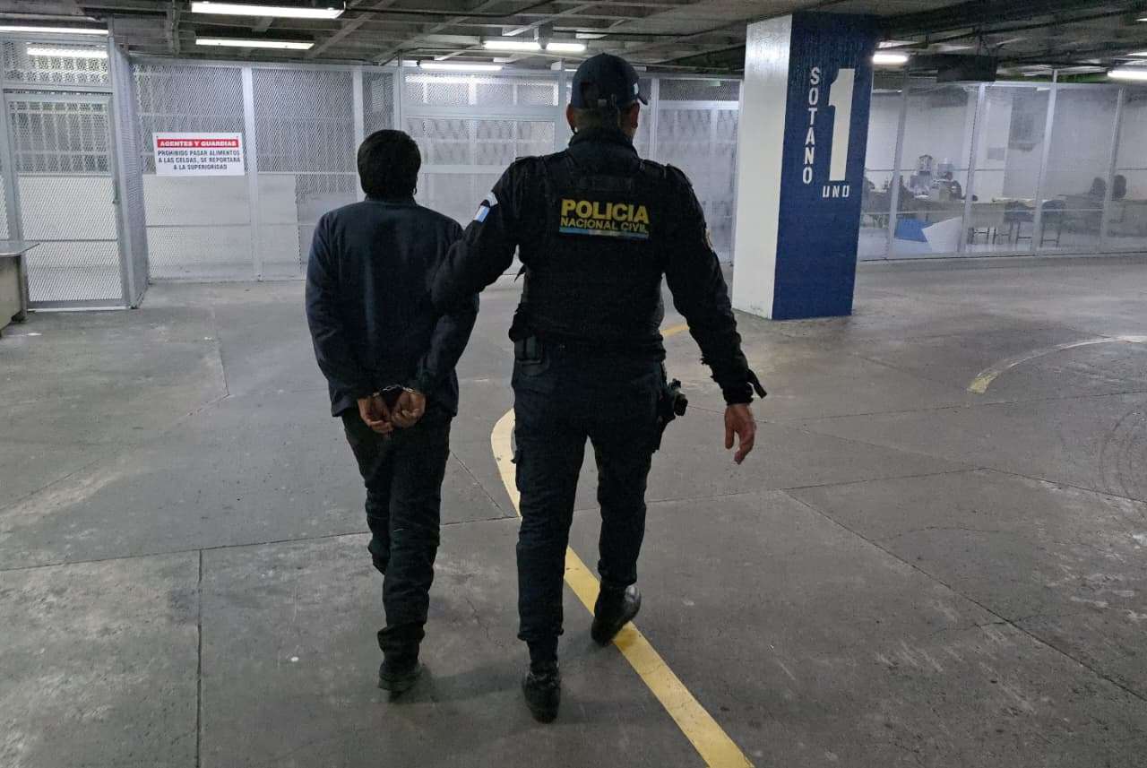 Capturan a hombre señalado de matar a un perro en San José Pinula