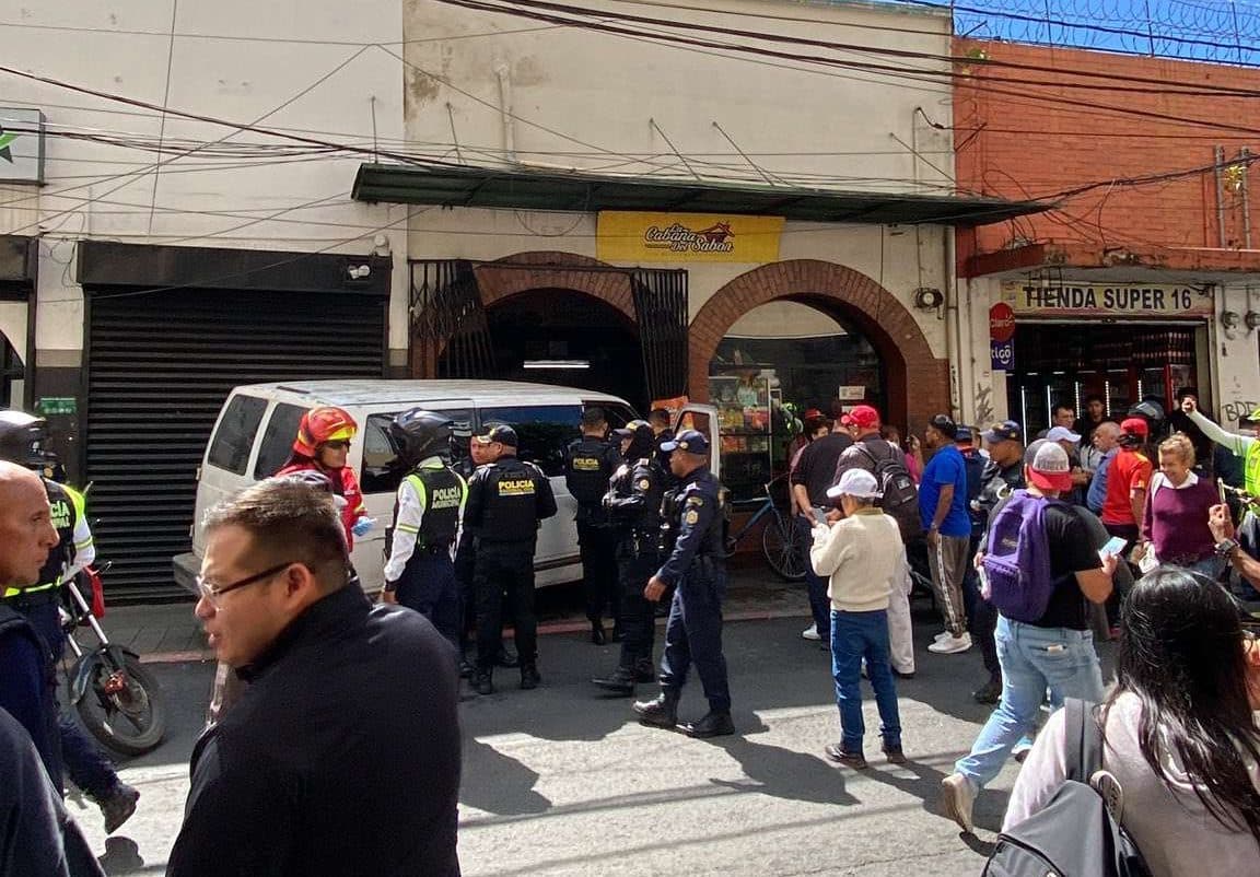 “Todo pasó en segundos”: Lo que se sabe del accidente que paralizó zona 1