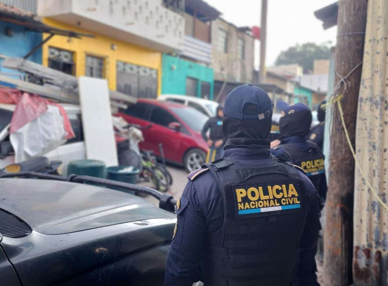 PNC ejecuta allanamientos en siete departamentos