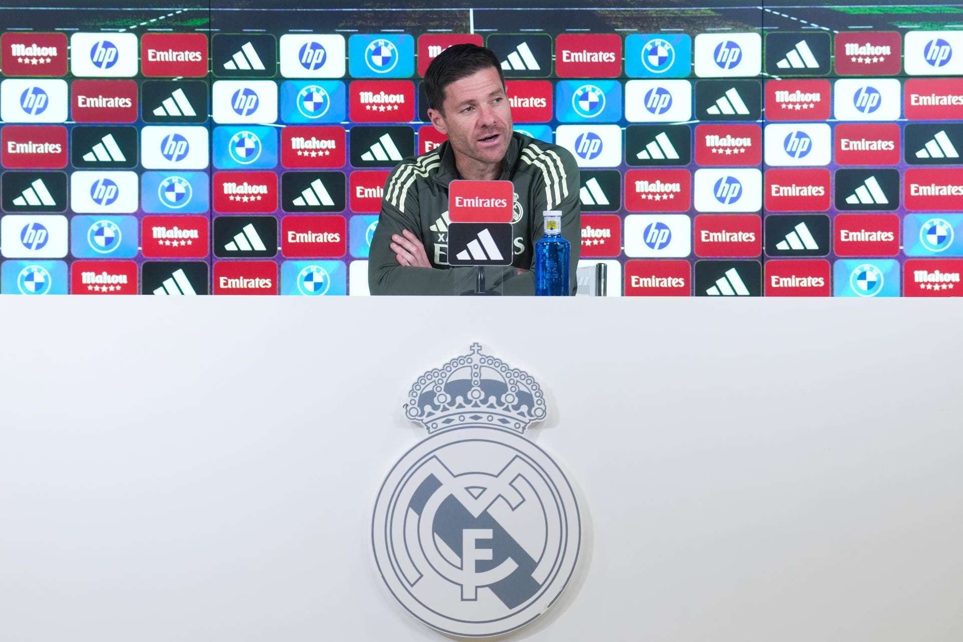 El entrenador del Real Madrid, Xabi Alonso, durante la rueda de prensa previa al partido contra el Rayo Vallecano. EFE/Borja Sánchez Trillo