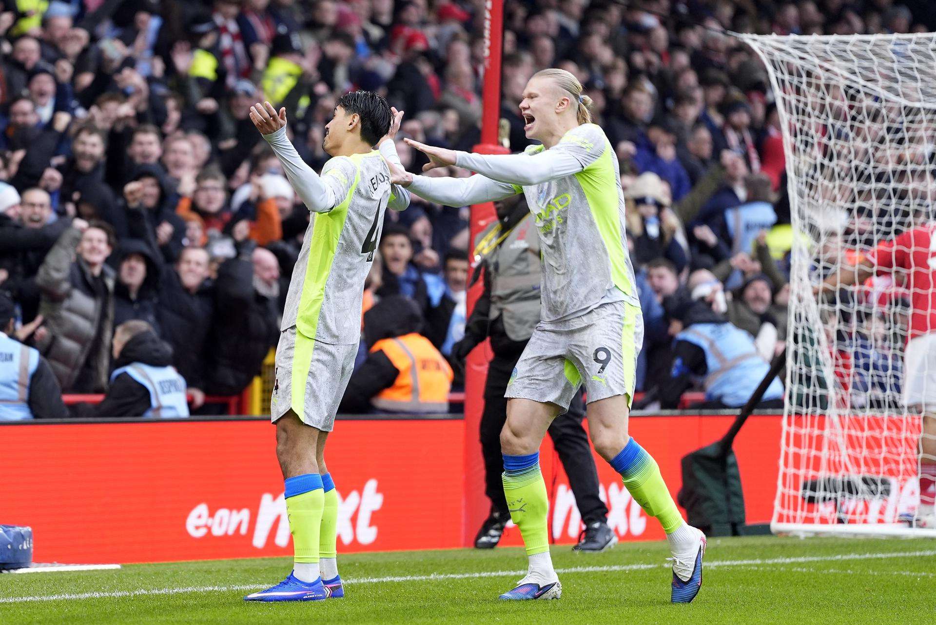 Tijjani Reijnders, del Manchester City, celebra su gol con Erling Haaland ante el Nottingham Forest. EFE/EPA/TIM KEETON EDITORIAL USE ONLY. No use with unauthorized audio, video, data, fixture lists, club/league logos, 'live' services or NFTs. Online in-match use limited to 120 images, no video emulation. No use in betting, games or single club/league/player publications.