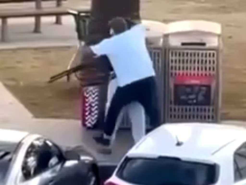 Se enfrentó al atacante en Sídney y terminó herido tras desarmar a uno de los agresores