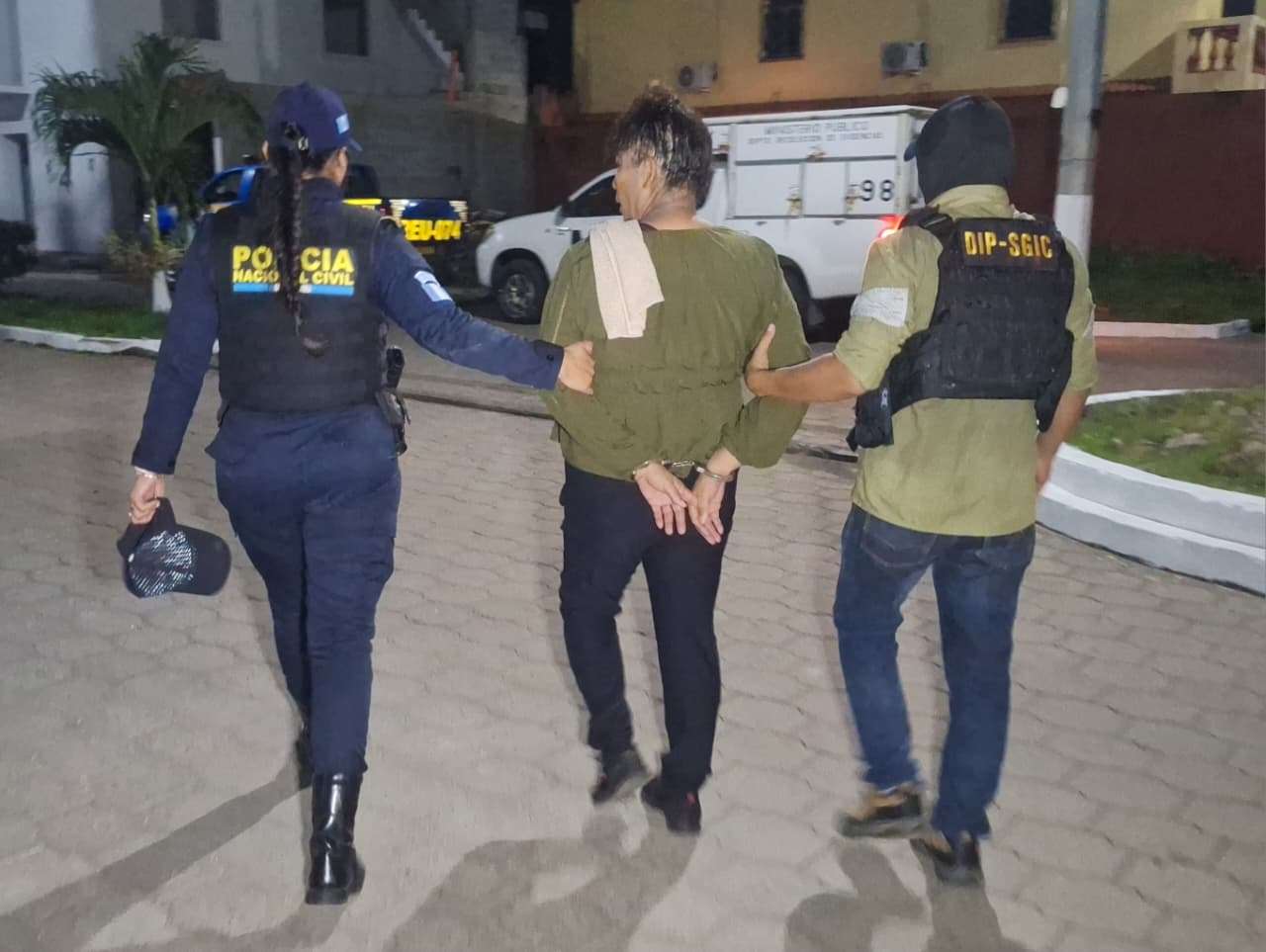 Esposa de reo es capturada durante operativo antidrogas