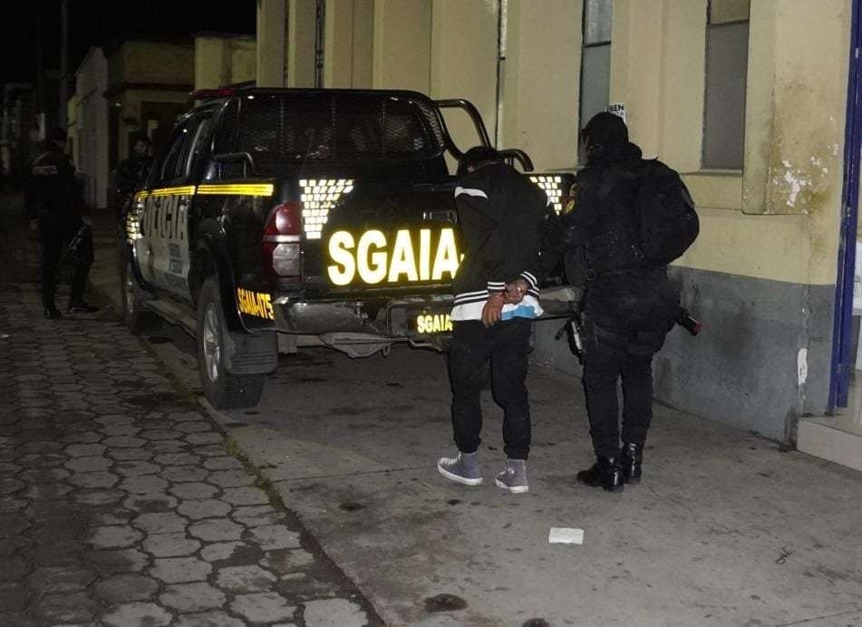 Allanamiento en barrio La Democracia deja arresto y droga incautada