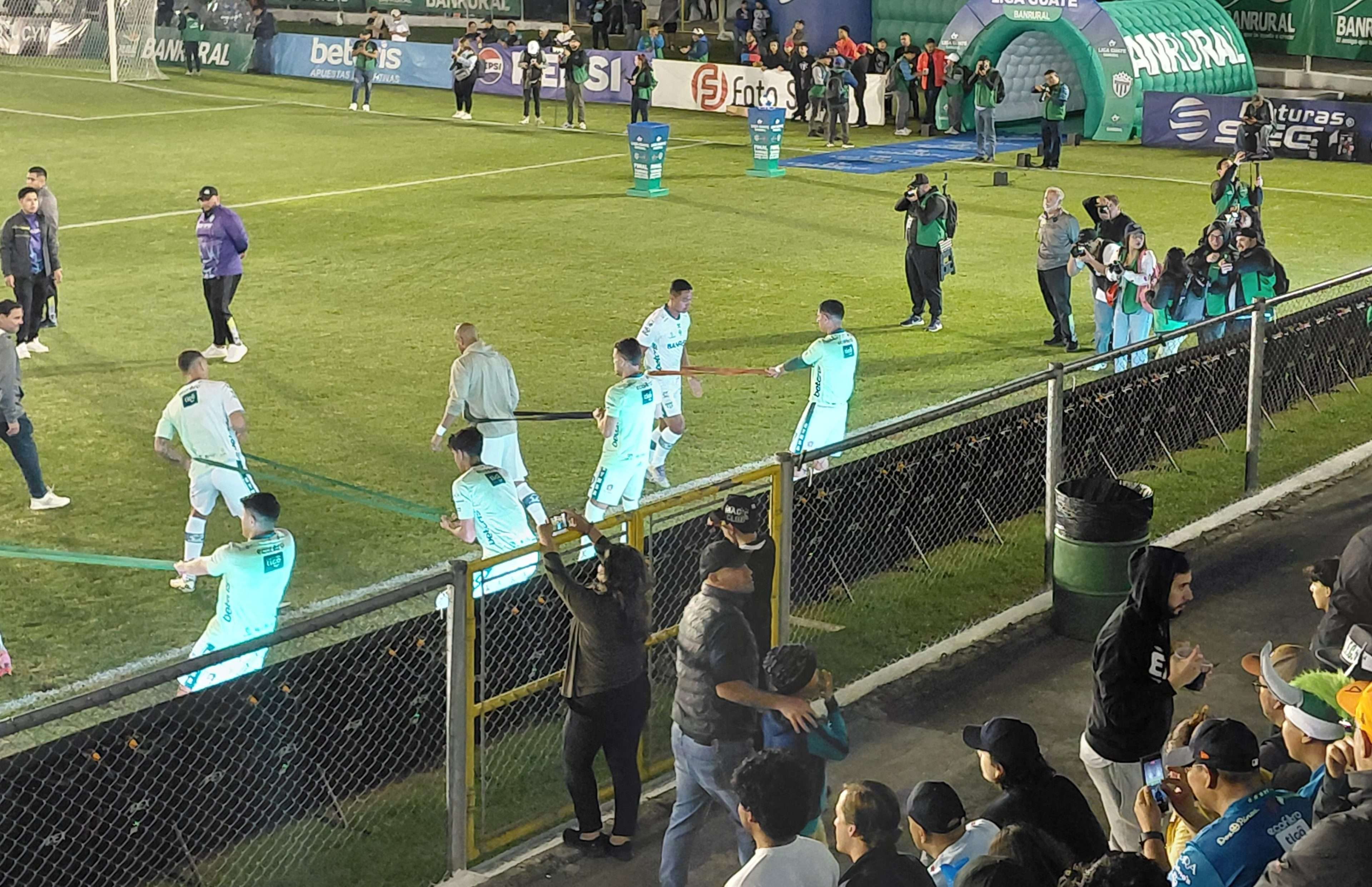 Tapia define su once: Antigua quiere pegar primero ante Municipal