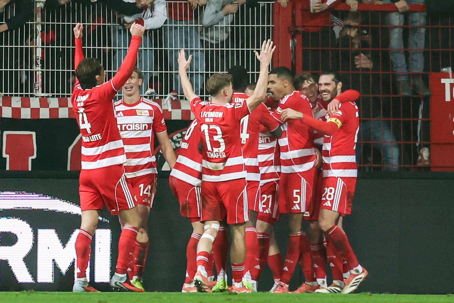 Los jugadores del Union Berlin celebran un gol ante el RB Leipzig. EFE/EPA/Filip Singer