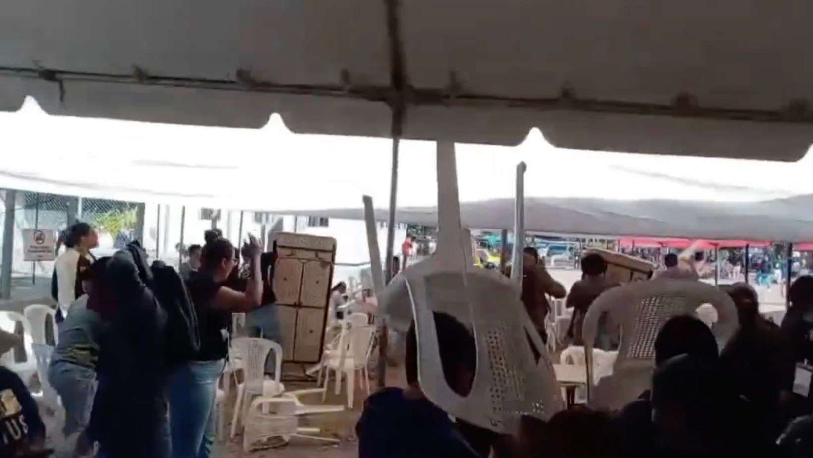 Protestas y bloqueos marcan jornada tensa tras elecciones en Honduras