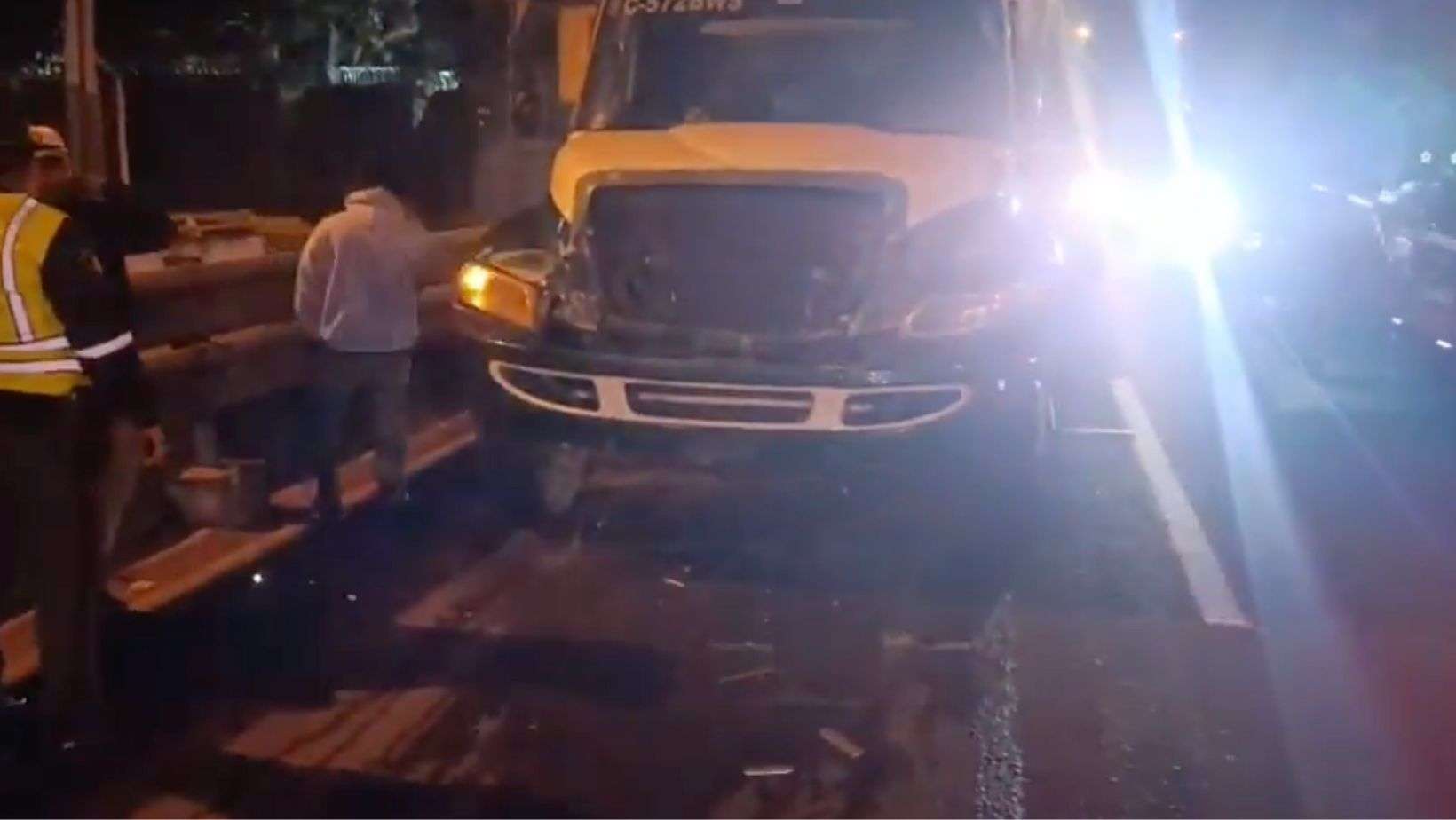 Colisión vehicular en ruta al Atlántico provoca reducción de carriles