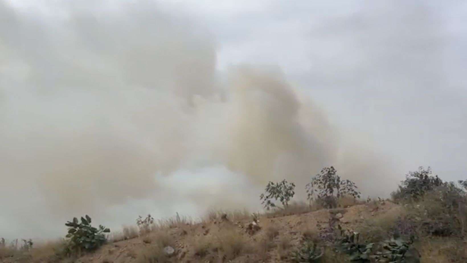 ¡Abran paso a las motobombas! Incendio forestal en zona 12 moviliza evacuaciones preventivas