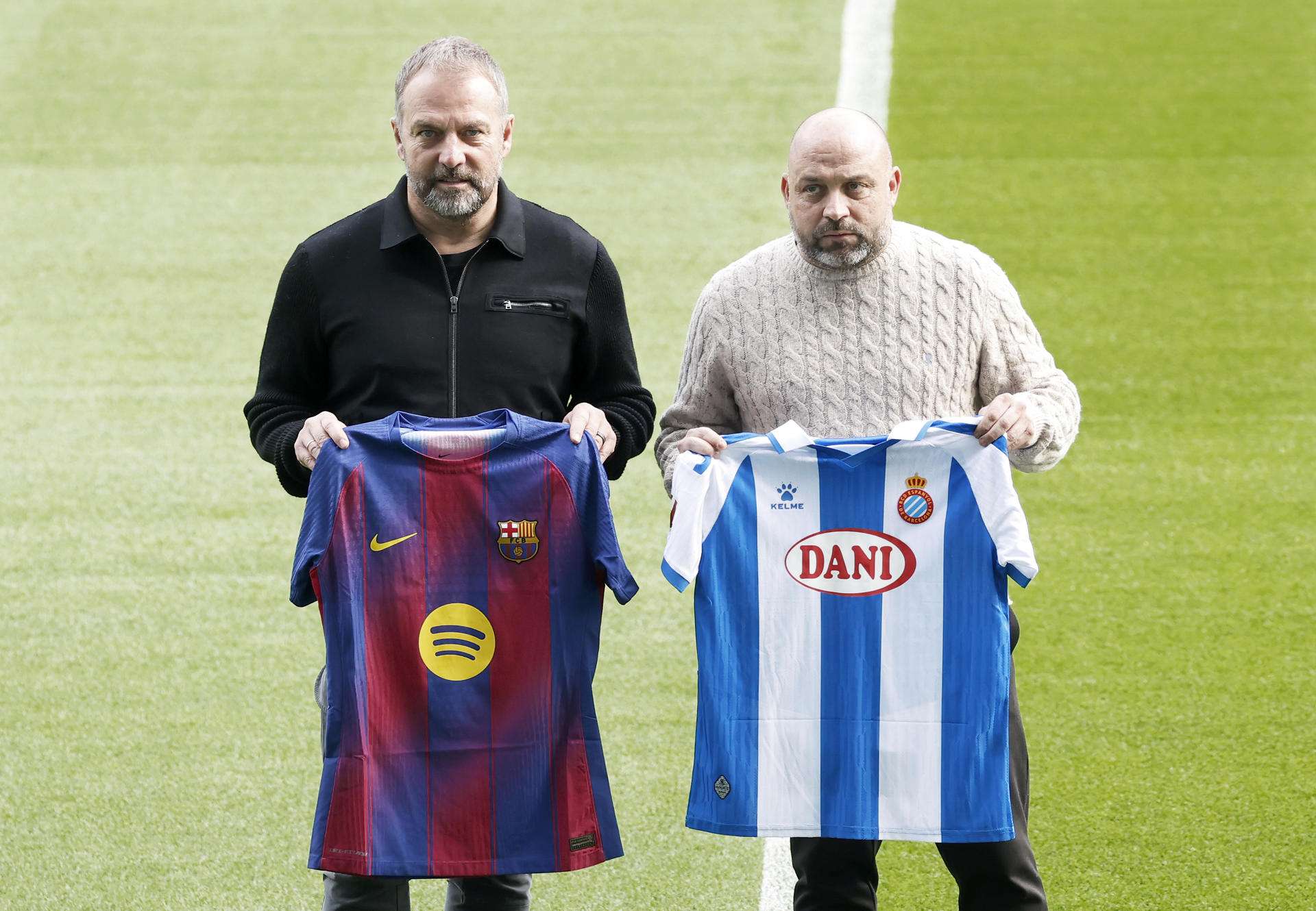 Todo listo para el derbi: técnicos se encuentran en el RCDE Stadium