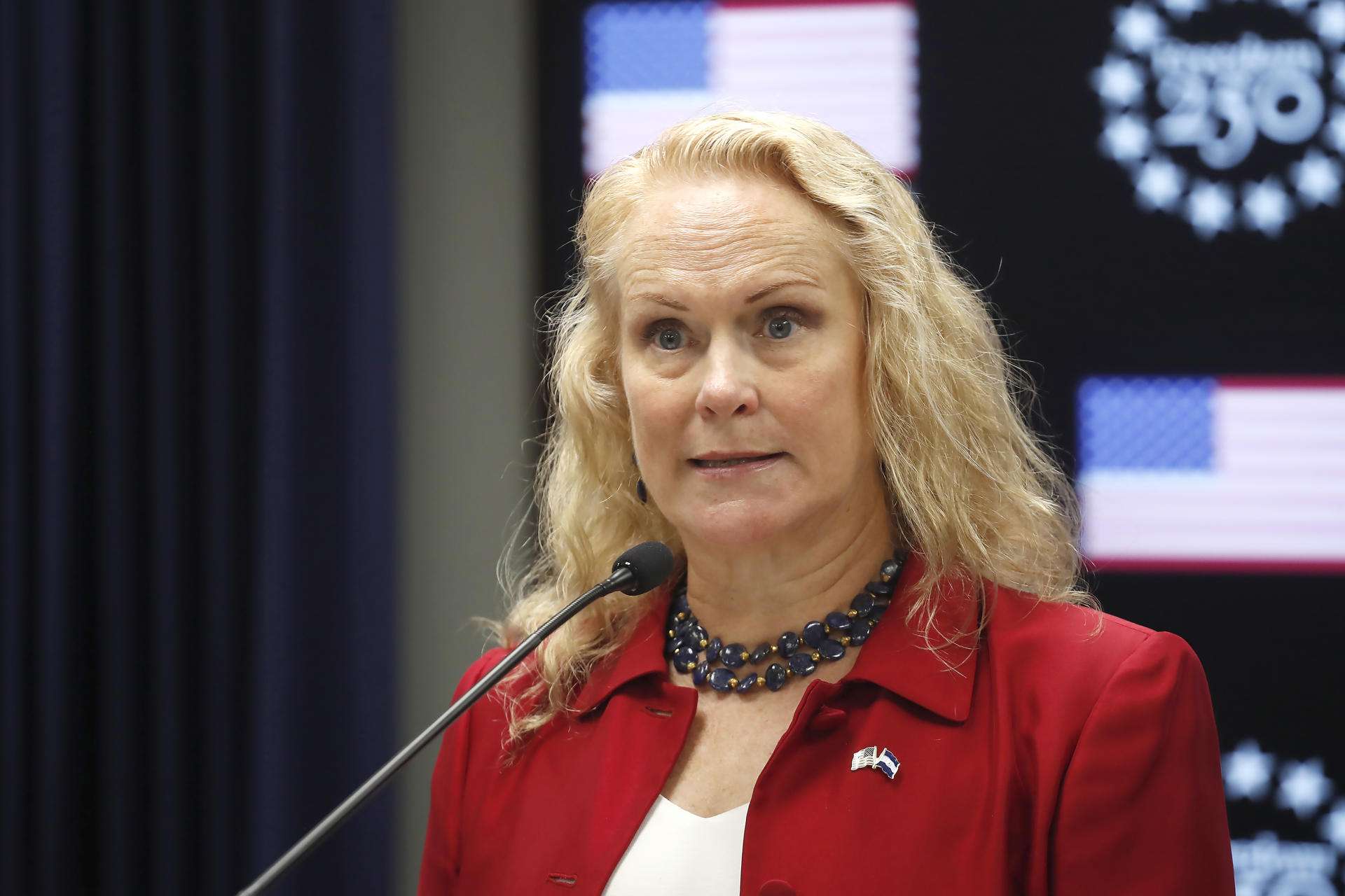 EEUU reafirma que las relaciones con El Salvador son "estrechas" y "siempre serán fuertes"