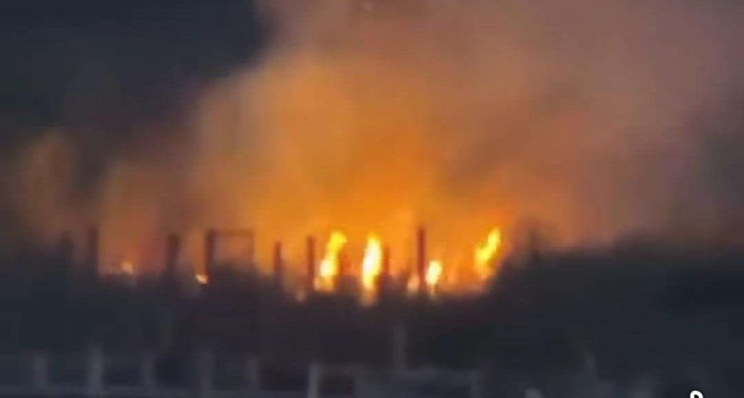 Momento de tensión en Atitlán por incendio en área cercana al lago