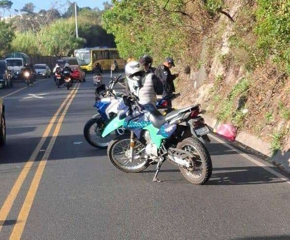 Cadáver es localizado en la cuesta de la avenida Hincapié