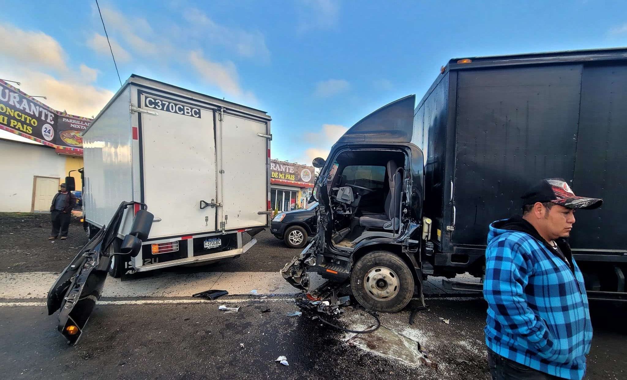 Conductor queda atrapado tras colisión en la ruta Interamericana